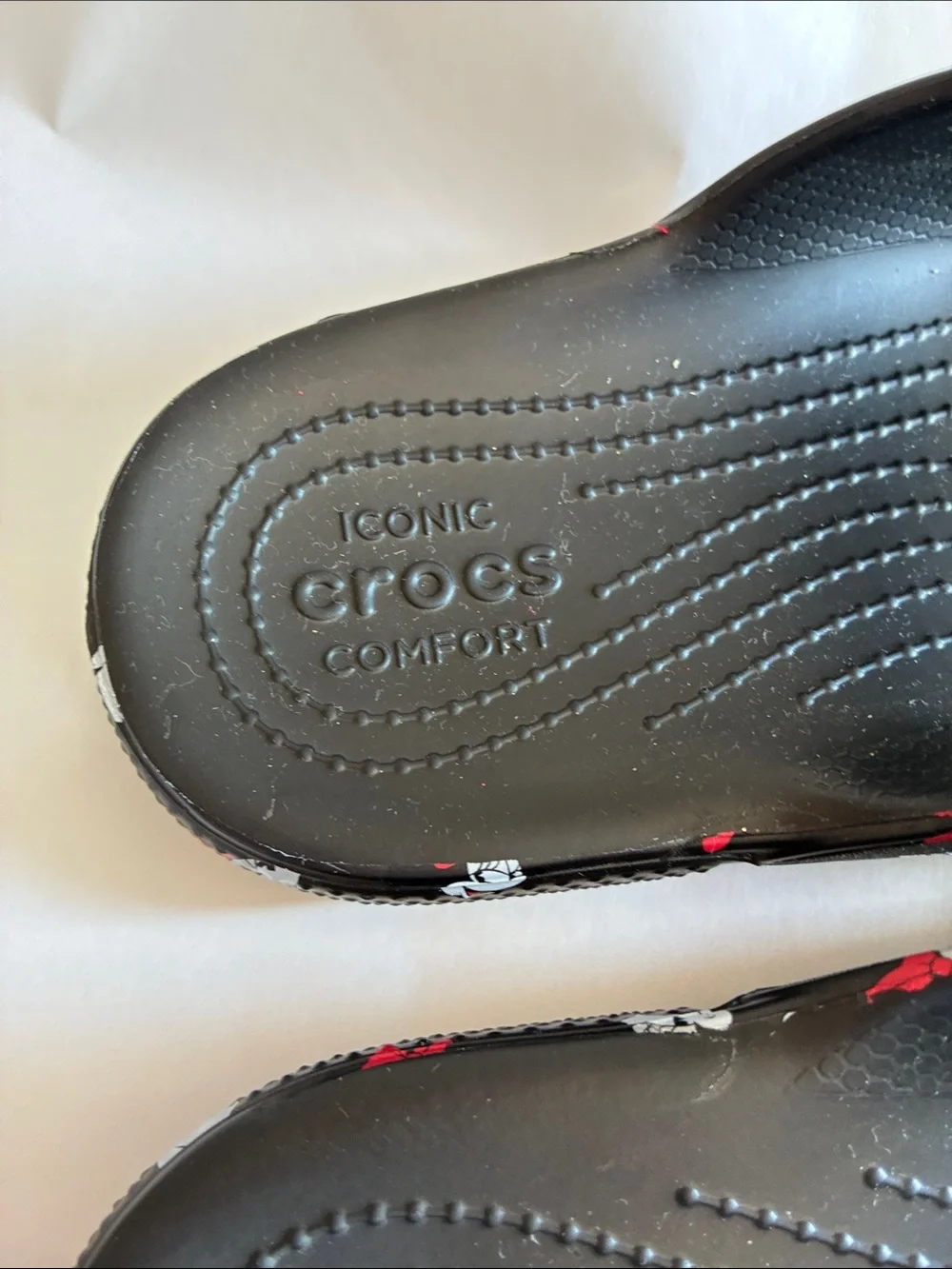 Disney crocs minnie